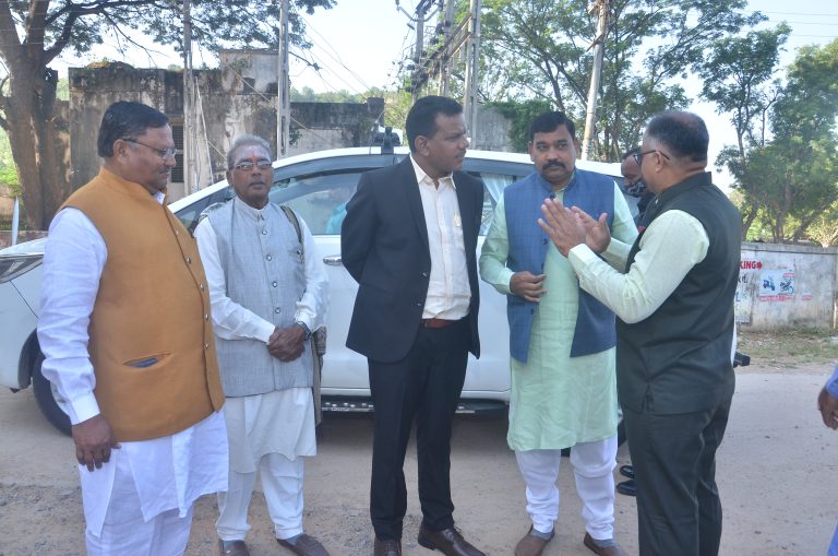 Hon'ble Dindore Sir welcomed by Principal Dr. Ajay Patel